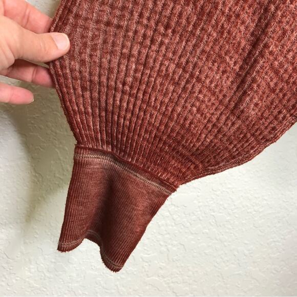 We the Free wash out maroon waffle knit balloon sleeve top size Extra Small XS - Picture 9 of 14